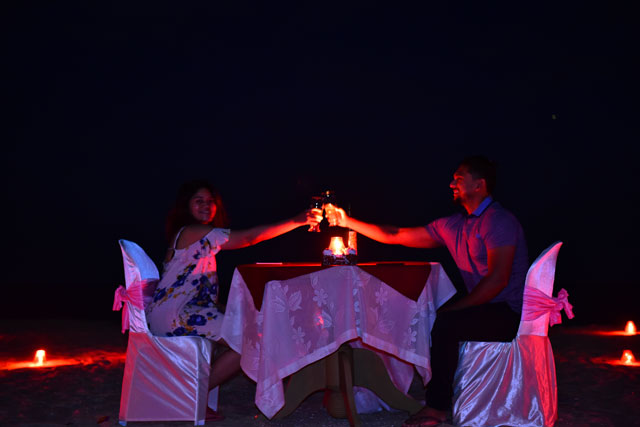 Romantic Candle Light Dinner And Beach Stay